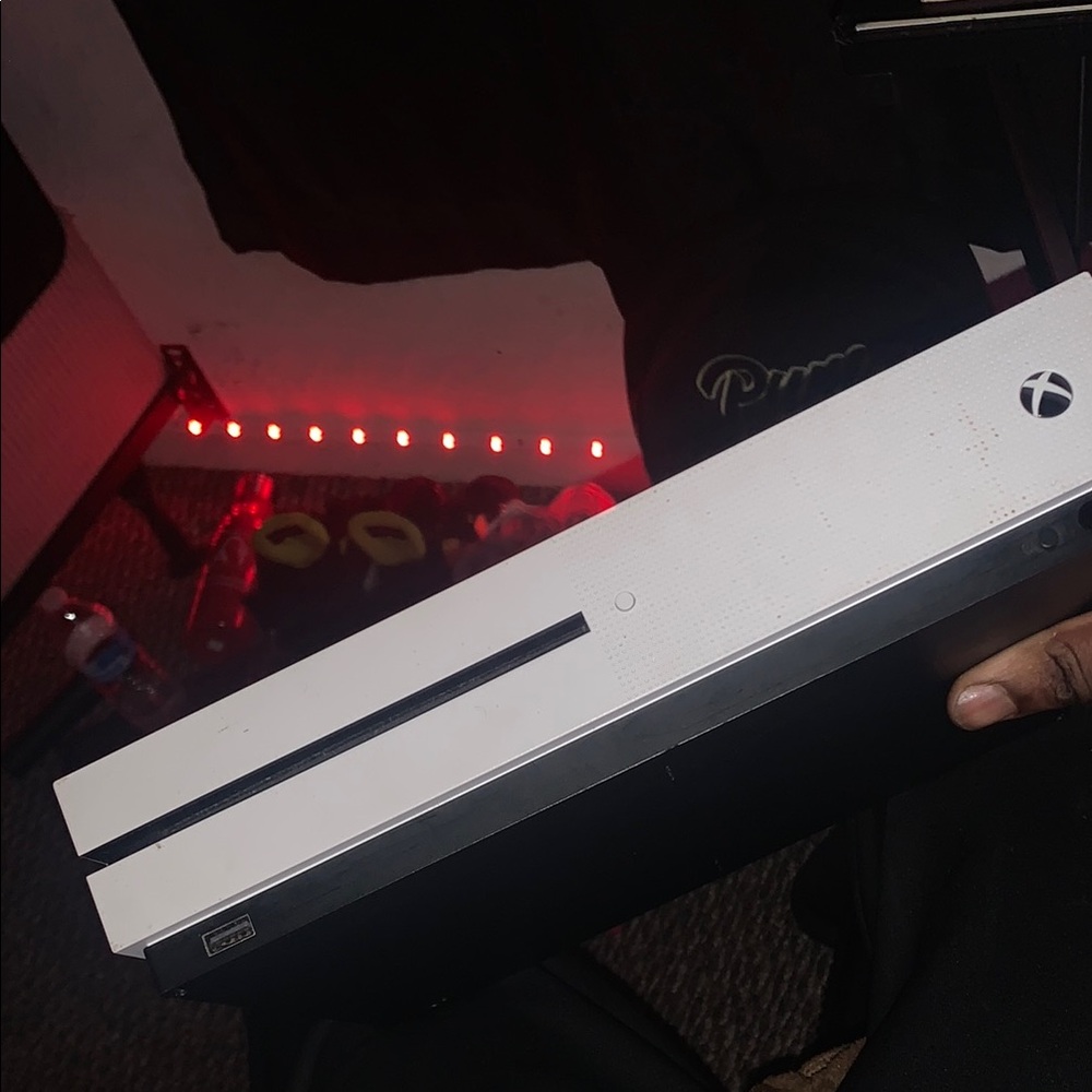 Xbox One S Console - White and Black no controller or cord stills works